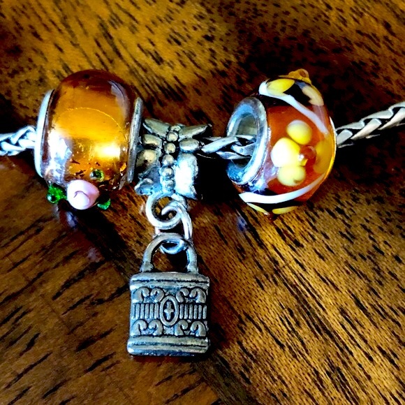 2-amber colored floral blown glass bracelet/ necklace spacer beads - Picture 2 of 10